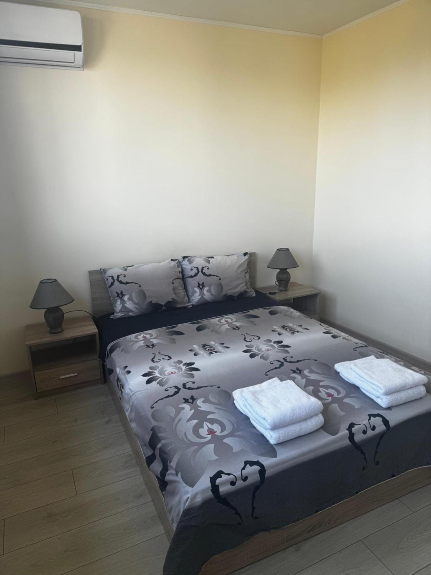 Avelov Art Apartment Burgas Ngoại thất bức ảnh